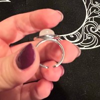 Anello elegante regolabile con quarzo rosa