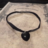 Cuore in Onice nero con choker